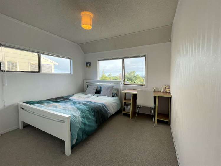 2/16 Tamahere Drive Glenfield_13