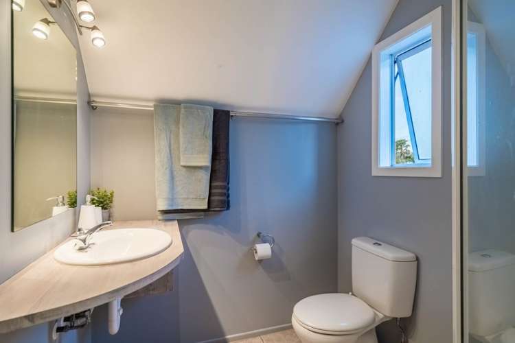 24 The Terrace Herald Island_16