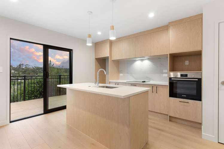 27 Awhi Lane Massey_9