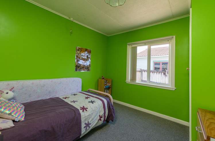 22 Maitland Avenue Stoke_12