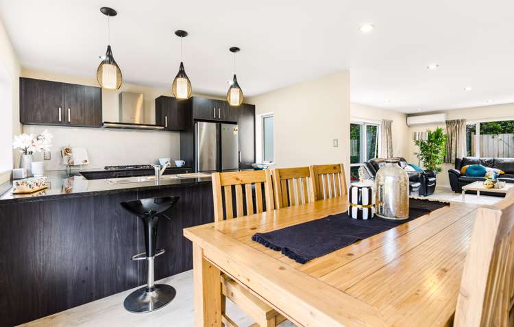 24a Vodanovich Road Te Atatu South_8