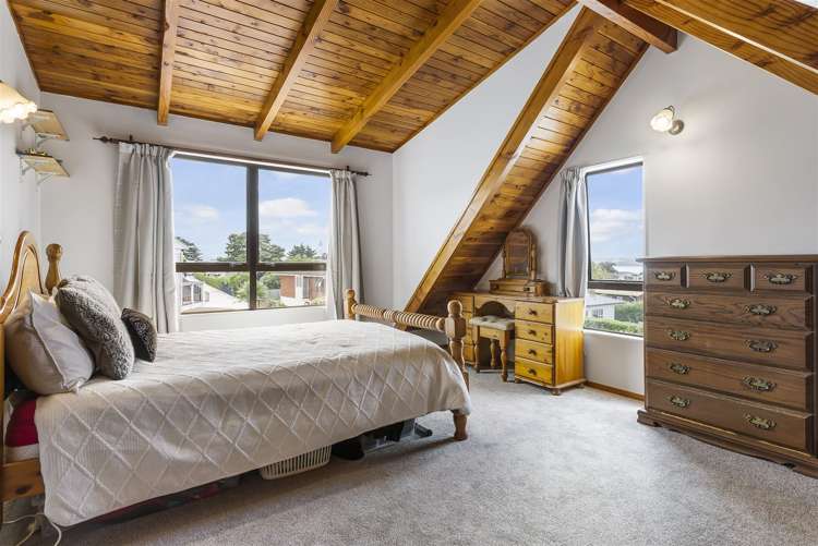 76 Marine Parade Mellons Bay_33