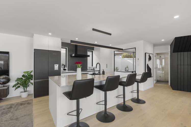 75a Glenmore Road Sunnyhills_6