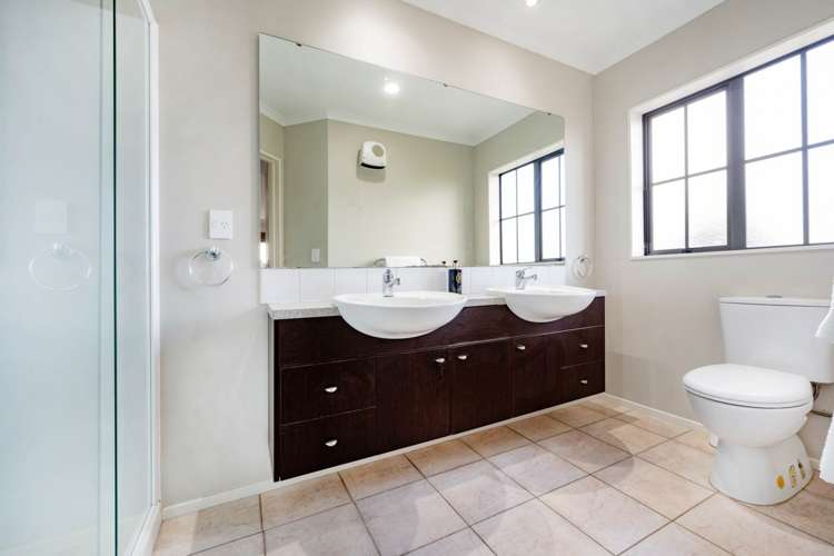 35 Turnberry Drive Wattle Downs_13