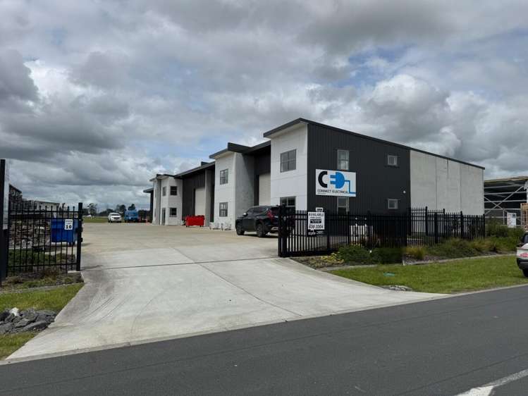 2/129 Ingram Road Rukuhia_1