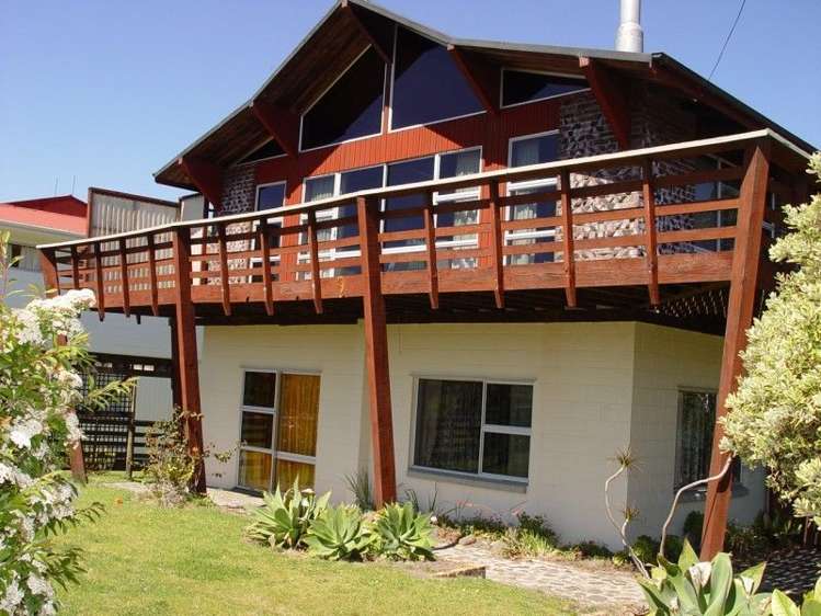 9 Marine Parade Cooks Beach_14