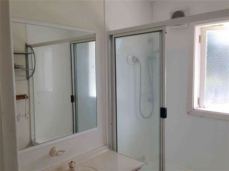 1/27 Castaing Crescent Te Atatu South_9