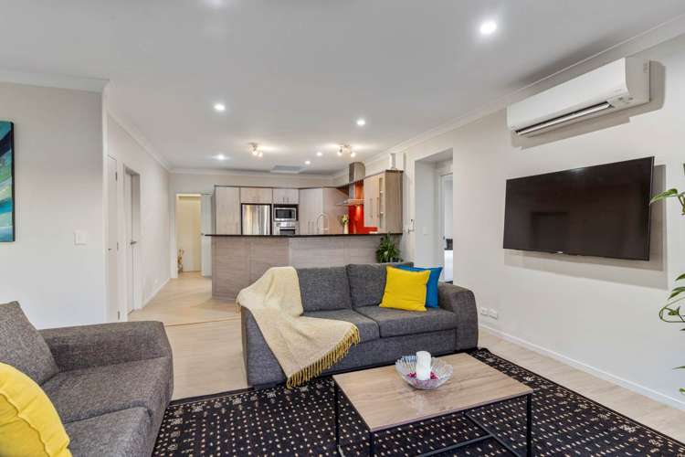 6 Valderama Drive Flat Bush_11