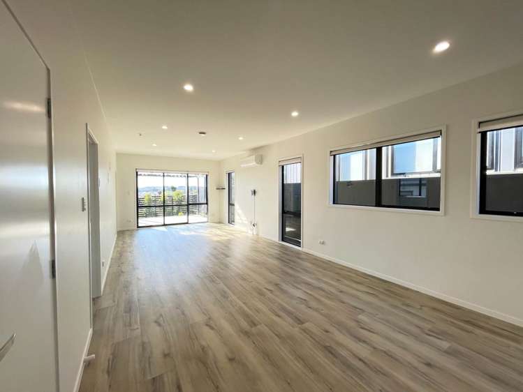 18 Canna Street Totara Park_1