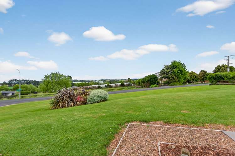 2 Lawrence Carter Drive Bombay_44