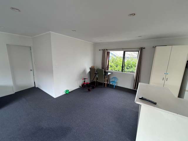 2/250 Wairau Road Glenfield_3