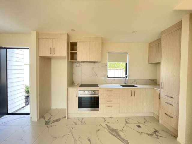 4/28 Netherlands Avenue Kelston_2