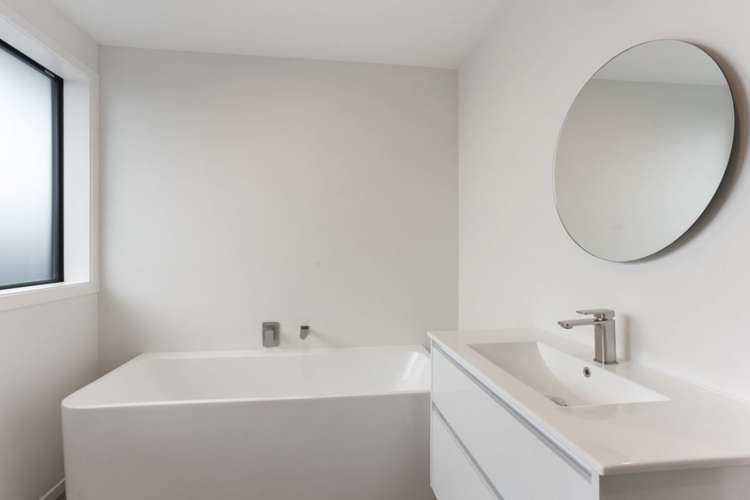 10 Inch Crescent Rangiora_18