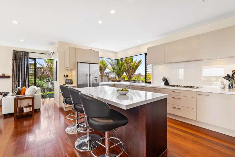 6 Kenley Heights Flat Bush_7