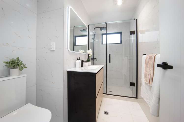 70 Golf Road New Lynn_9