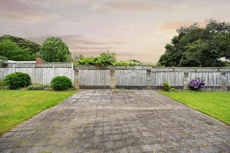 63 Resthill Crescent Glenview_14