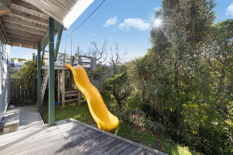 16 Bristol Street Island Bay_19