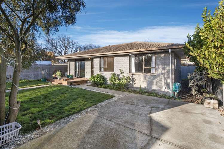 2/122 Tilford Street Woolston_13