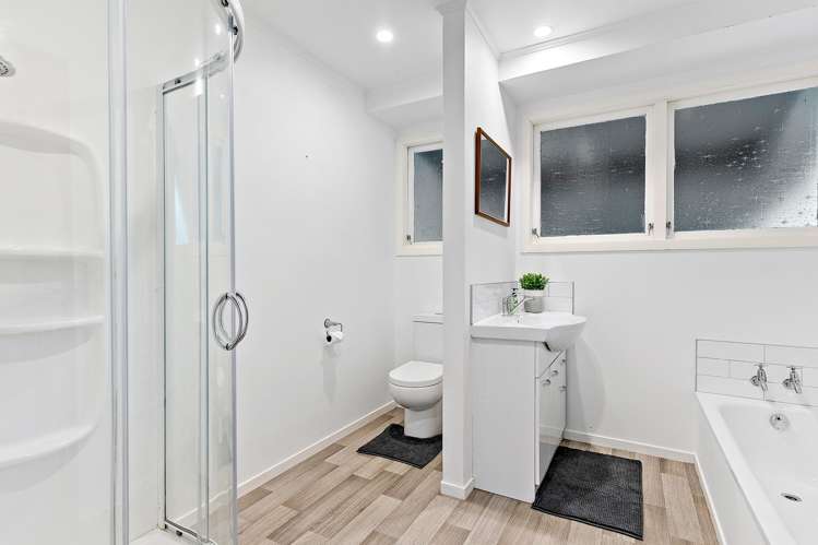 38 Doyly Drive Stanmore Bay_11
