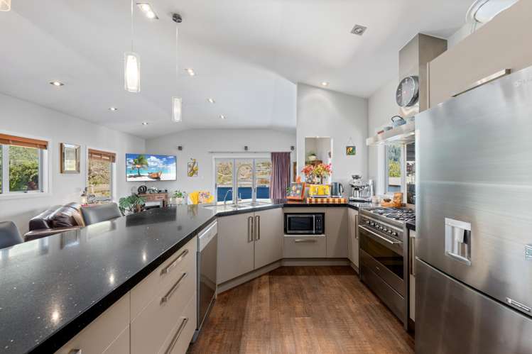 14 Beach Road Waikawa_9