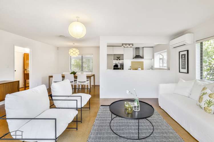 11 Woodfern Crescent Titirangi_11