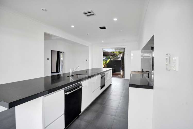 16 Weymouth Street New Plymouth Central_6