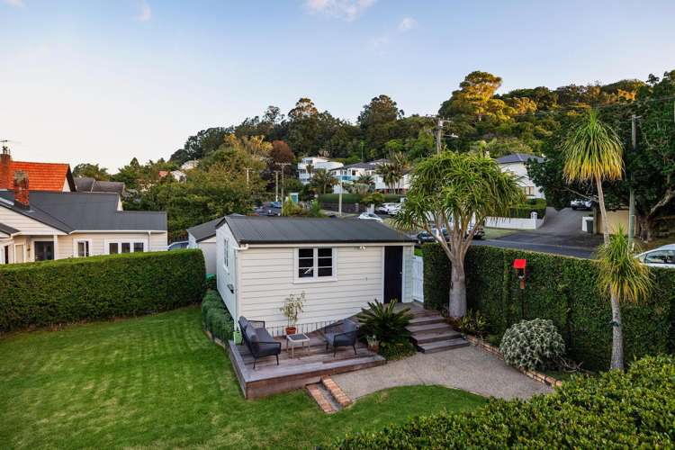 8 Summit Drive Mount Albert_33