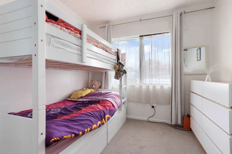 37 Meadowvale Rise Titirangi_11