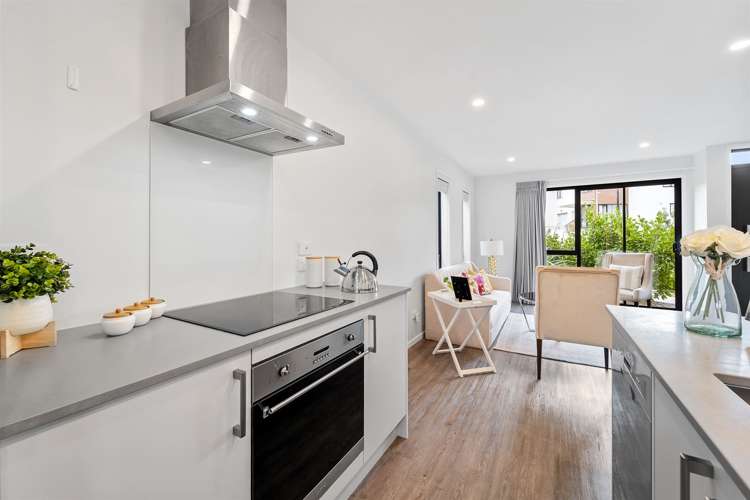 8 Orca Drive Stanmore Bay_11