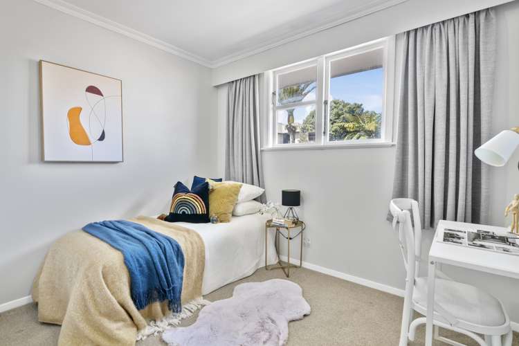 24a Whites Line West Woburn_8