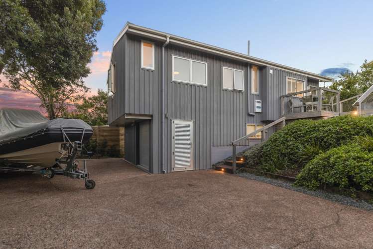 99 Donald Bruce Road Surfdale_17