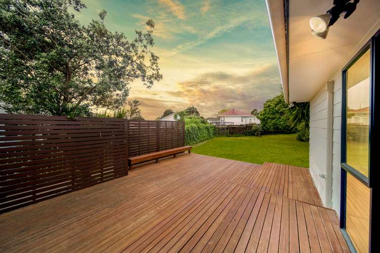 2/13 Rukumoana Place Clendon Park_9