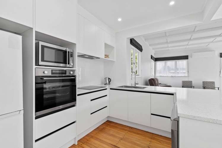 29 Queensway Three Kings_3