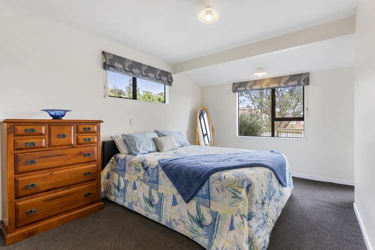 32 Hiwi Crescent Titahi Bay_8