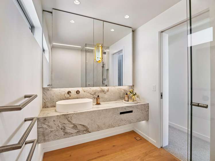 7 Surf Road Mt Maunganui_18