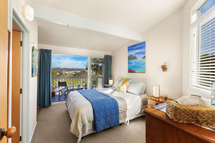 11 Russell Heights Russell_12