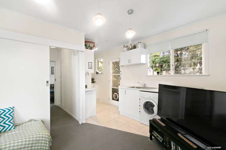 3/37 Eskdale Road Birkdale_3