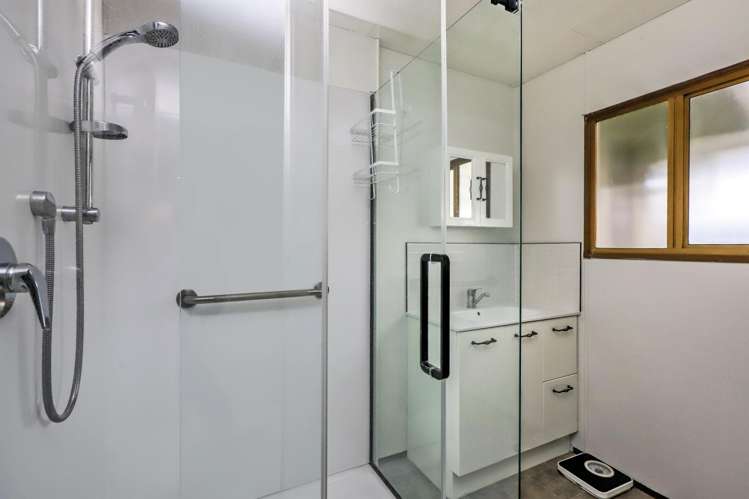 13 Kirkcaldy Place Flaxmere_10