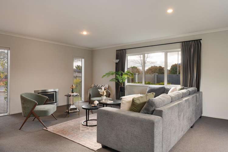105 Lakes Boulevard_5