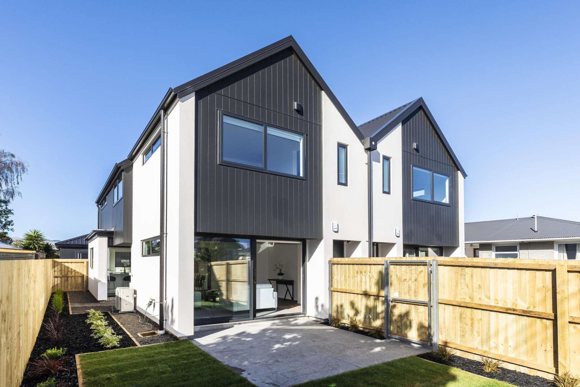 1-2/464 Gloucester Street Linwood_0