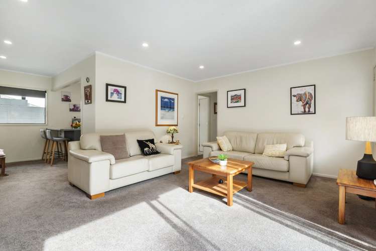 2/13 Newstead Avenue Browns Bay_4