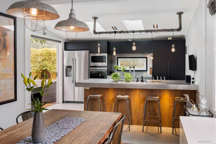 9 Epworth Avenue Royal Oak_10