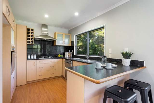 38 Norman Road Titirangi_4