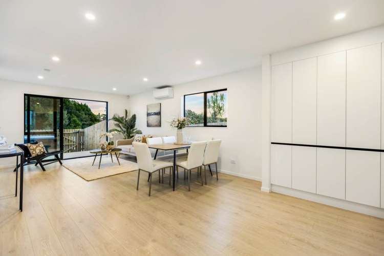 1/135 Lancaster Road Beach Haven_2