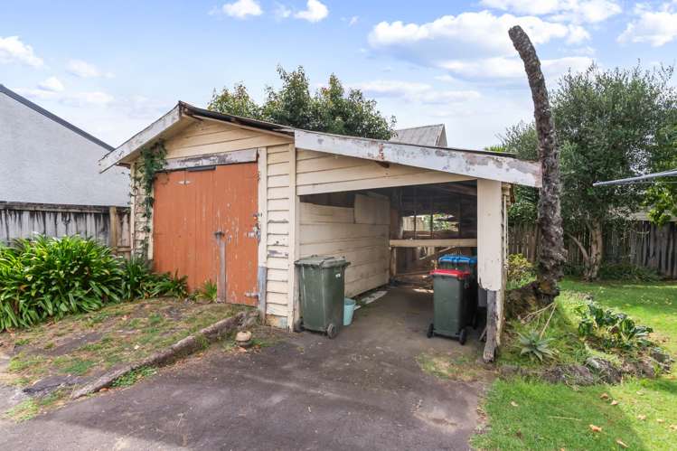 15 Rossgrove Terrace Mt Albert_13