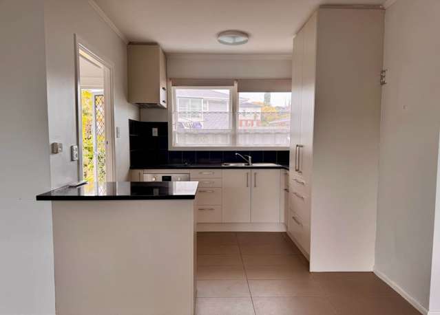 2/93 Barrack Road Mt Wellington_4
