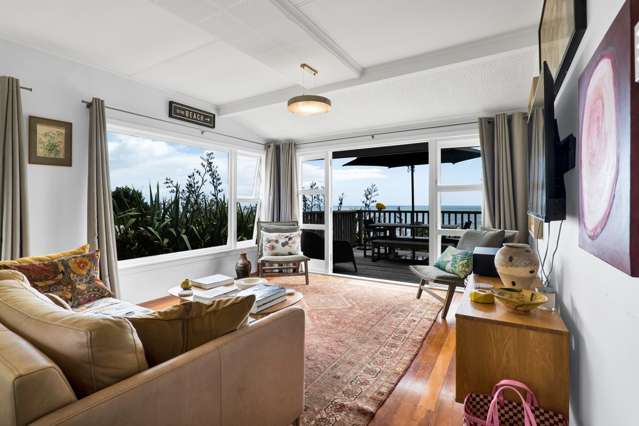 Bach 41 - Wai-iti Beach Retreat 30 Beach Road Waiiti_3