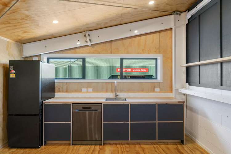 Unit 2, 17 Birch Avenue Judea_5