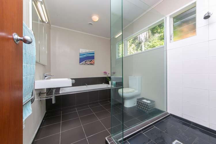 23 Valley Road Titirangi_14