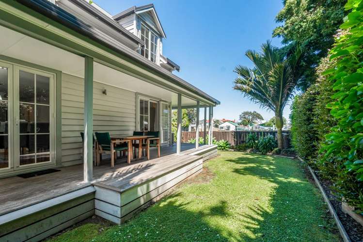 16 Chapel Street Russell_13